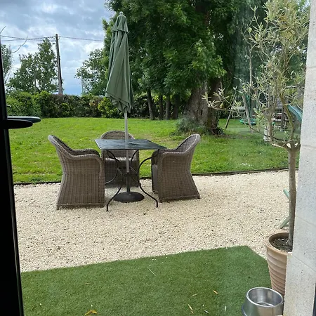 Lejlighed Bord-eau, Terrasse Et Jardin Saint-André-de-Cubzac